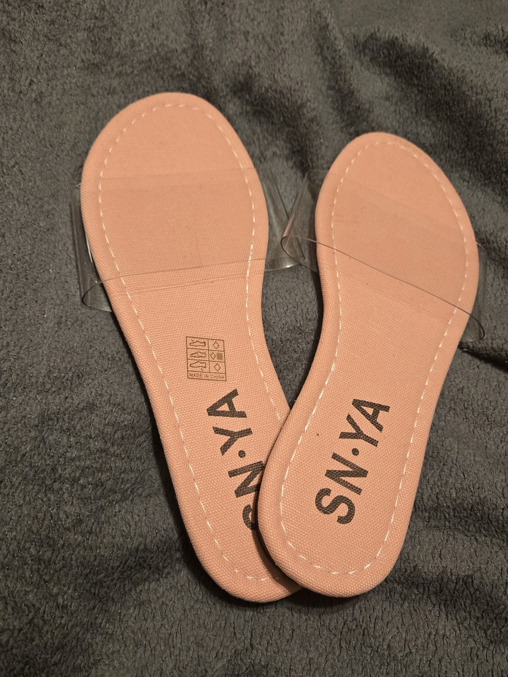 *NEVER WORN** SN•YA Pink Slide Sandals with Clear Strap